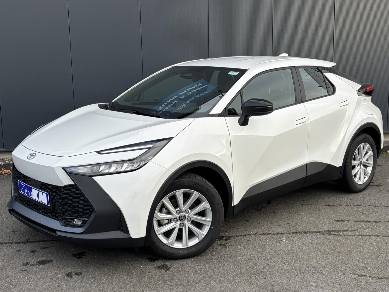 TOYOTA C-HR 1.8 Hybrid 140 e-CVT Dynamic