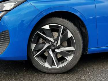 PEUGEOT 308 1.5 BlueHDi 130 EAT8 Allure Pack