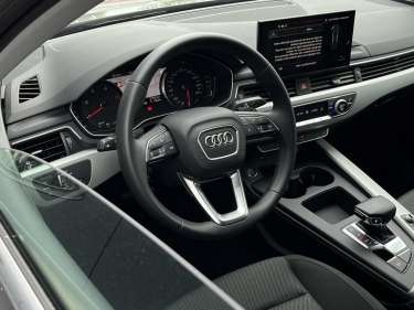 AUDI A4 30 TDI 136 S-Tronic Design