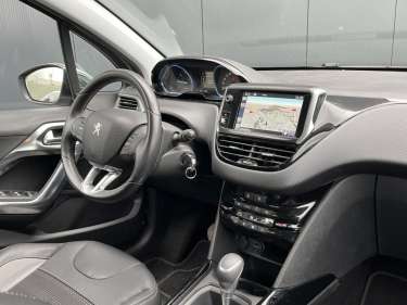 PEUGEOT 2008 1.2 PureTech 110 EAT6 Allure