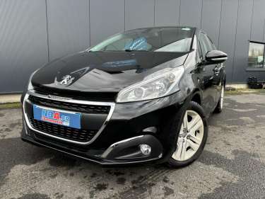 PEUGEOT 208 1.2 PureTech 82 Signature