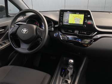 TOYOTA C-HR 1.8 Hybrid 122 e-CVT Dynamic